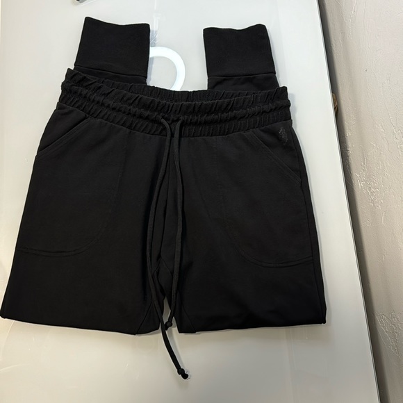 Free People Movement black slim fit joggers M - Picture 5 of 13